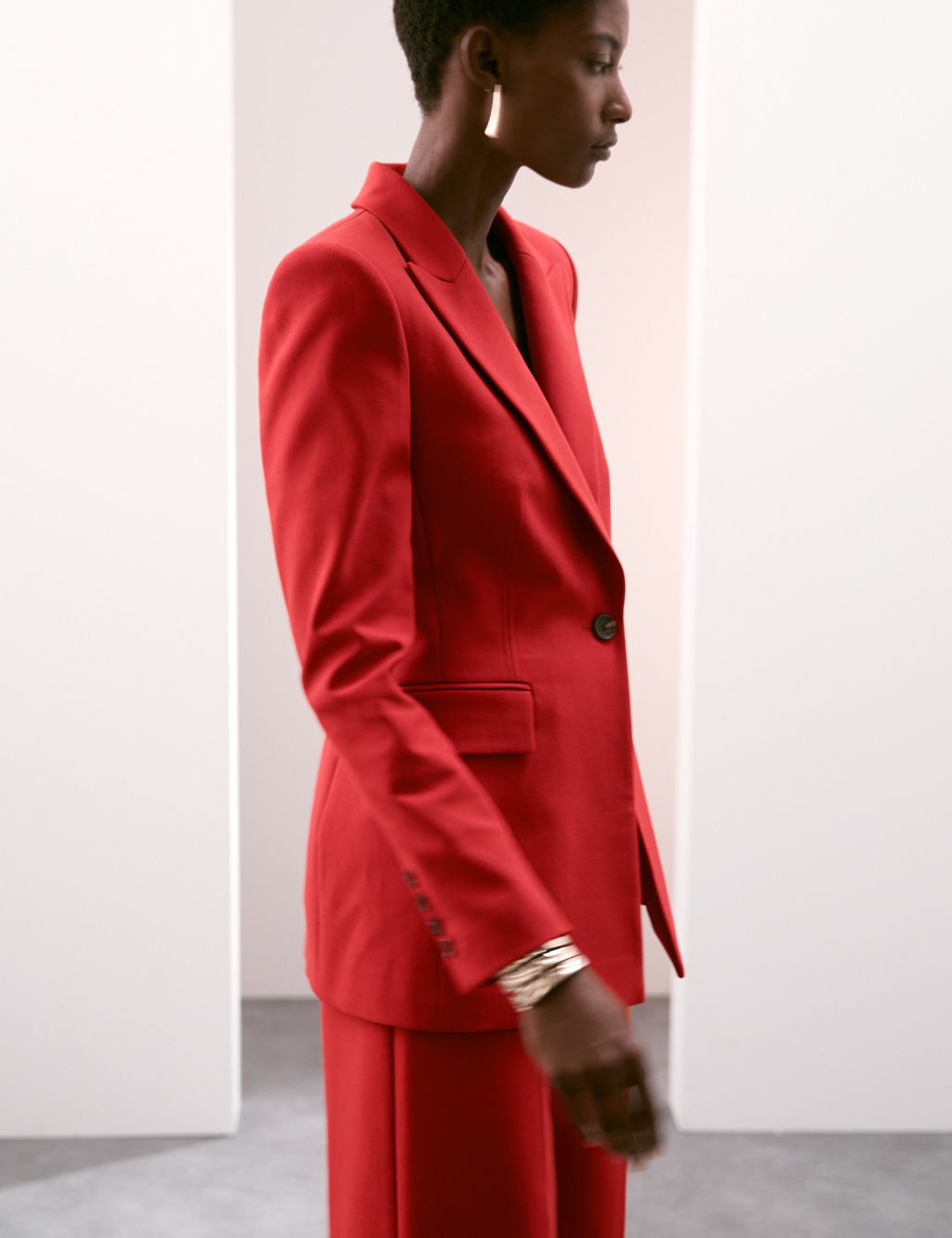 Nicole Kidman transforms her look with one simple addition