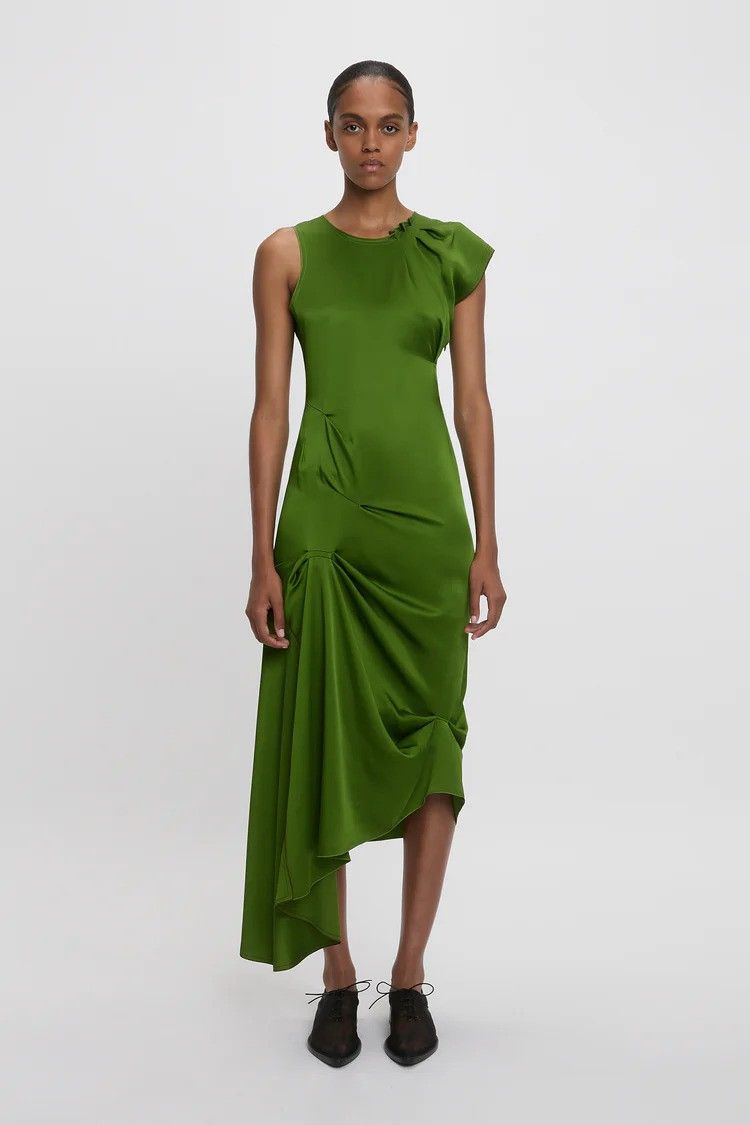 Victoria Beckham Reimagines Keira Knightley's Iconic 'Atonement' Green Dress  For Gigi Hadid