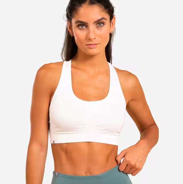 El sujetador deportivo de 14€ que arrasa en Decathlon porque es