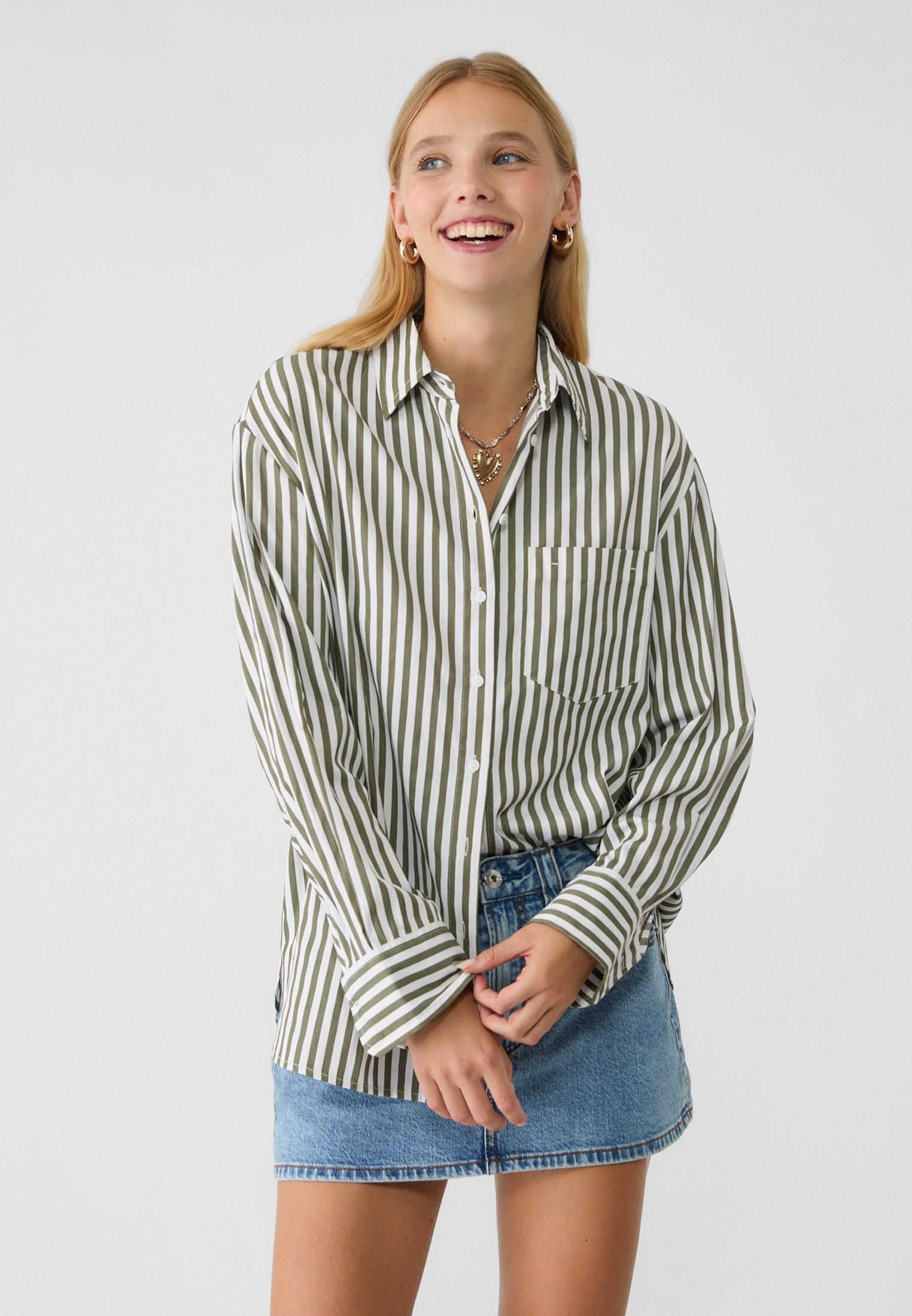 camisas estampadas de Zara, Stradivarius o Mango que Alba Díaz