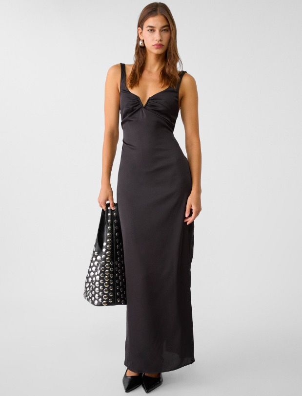 Los 10 vestidos largos de Zara, Stradivarius o Lefties más bonitos