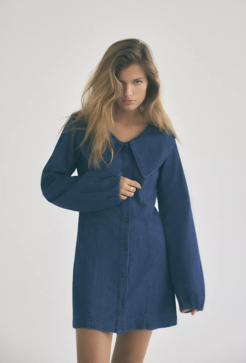 Zara Vestido Vaquero Con Cinturon Descubierto En Zara El Vestido