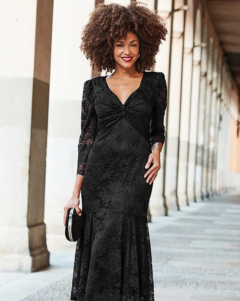 Sarah Jessica Parker shows us how to do sexy in a demure way