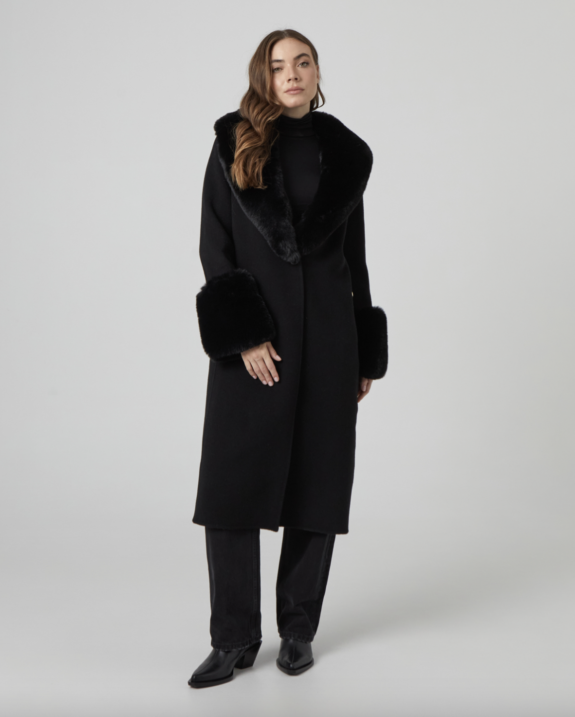 10 abrigos preciosos de marcas españolas más allá de Zara en los