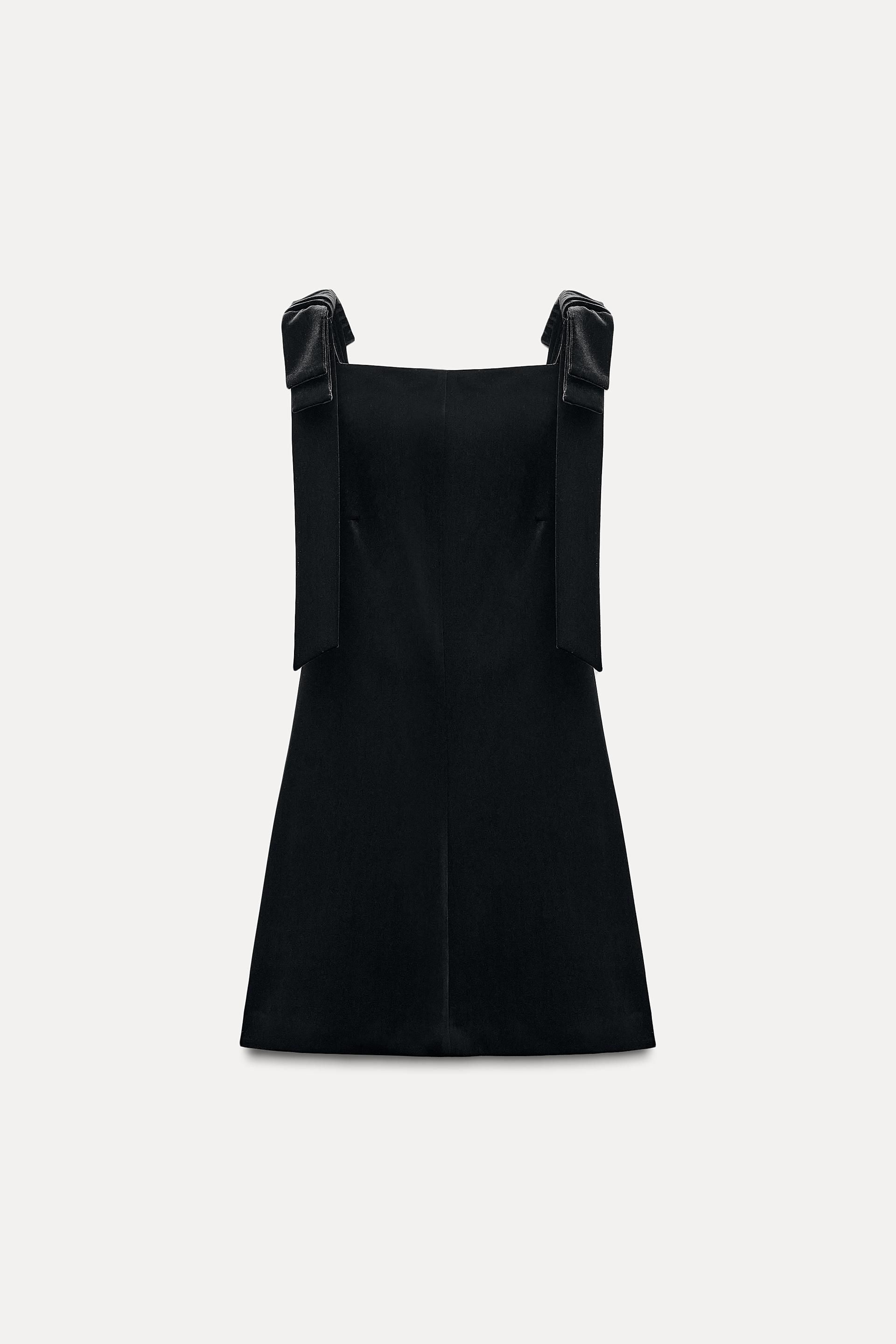 Zara triunfa con este impresionante vestido negro que las expertas - Main Image