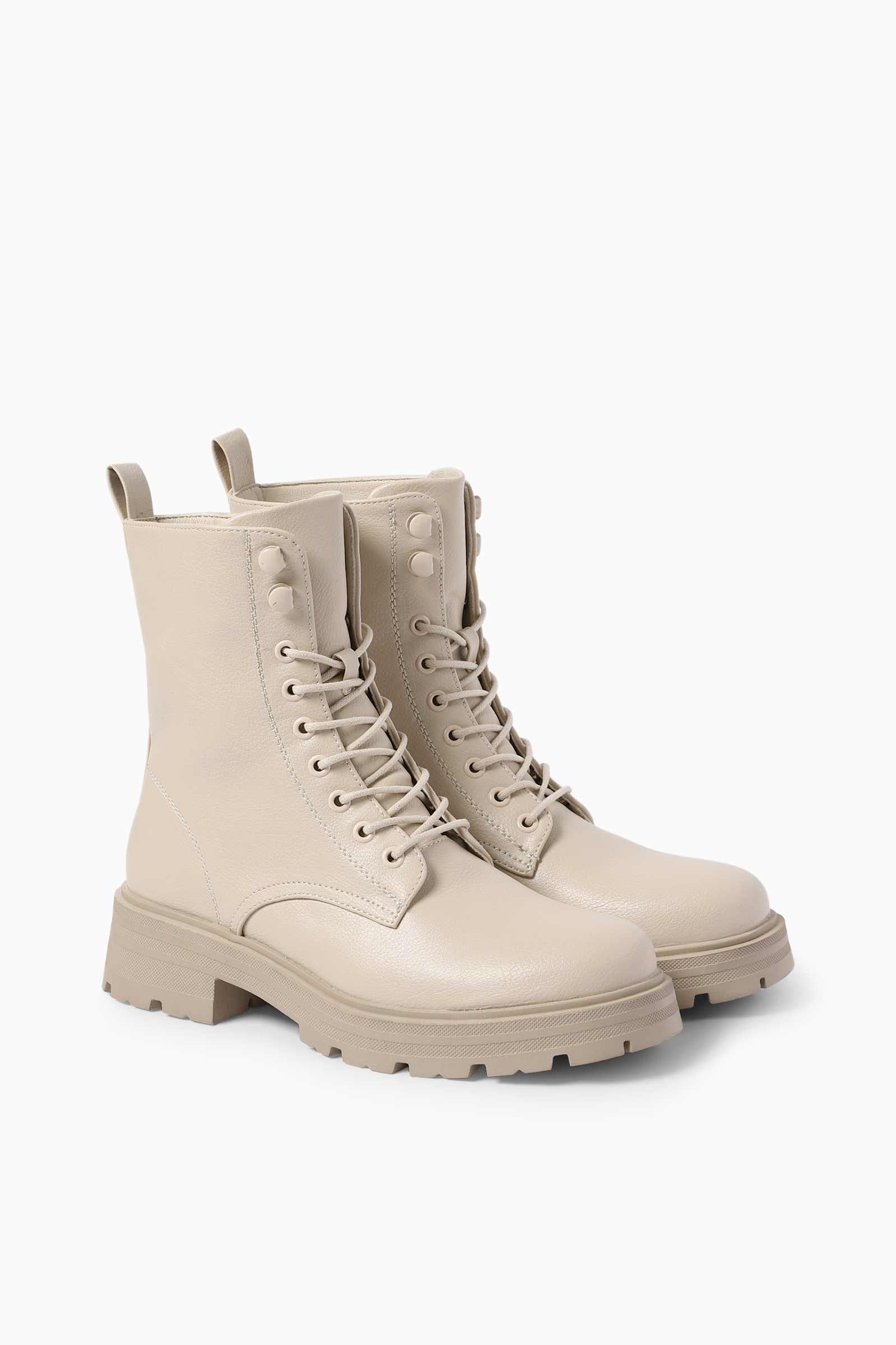 Kalinga Ashok Stradivarius Chelsea Boots Kalinga Ashok Botines