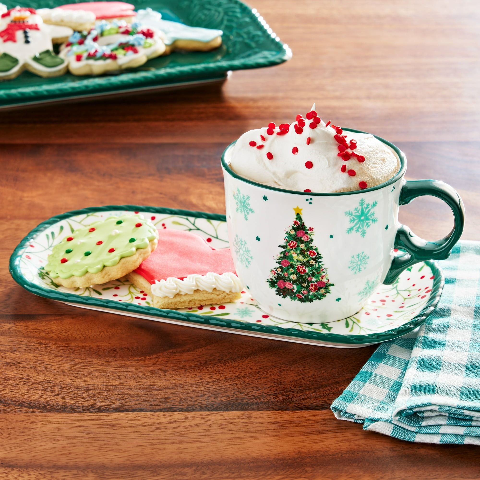 The Pioneer Woman Released the Cutest $23 Christmas Cookie Jar