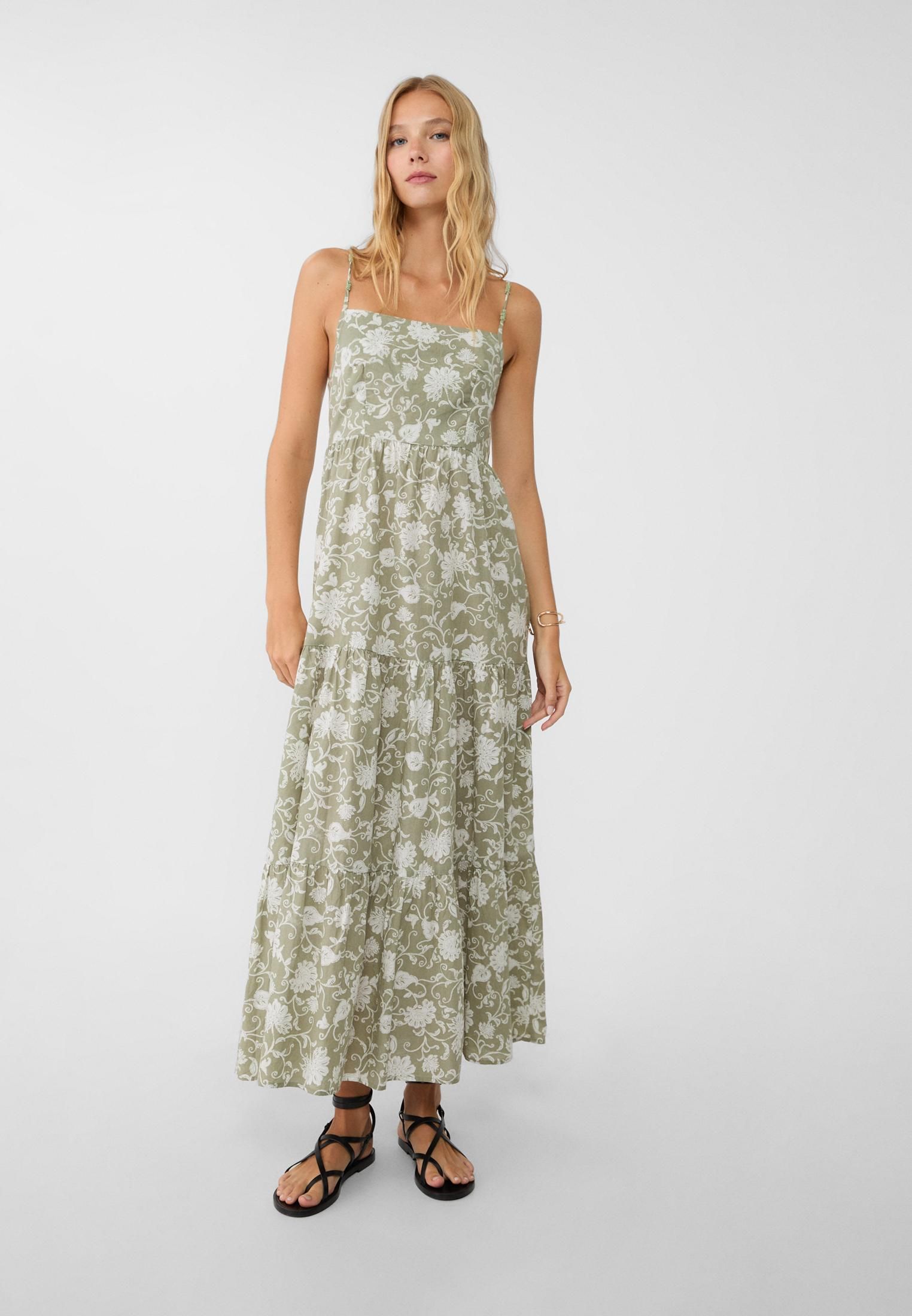 vestidos estampados de Zara, Stradivarius o Mango que arrasan en