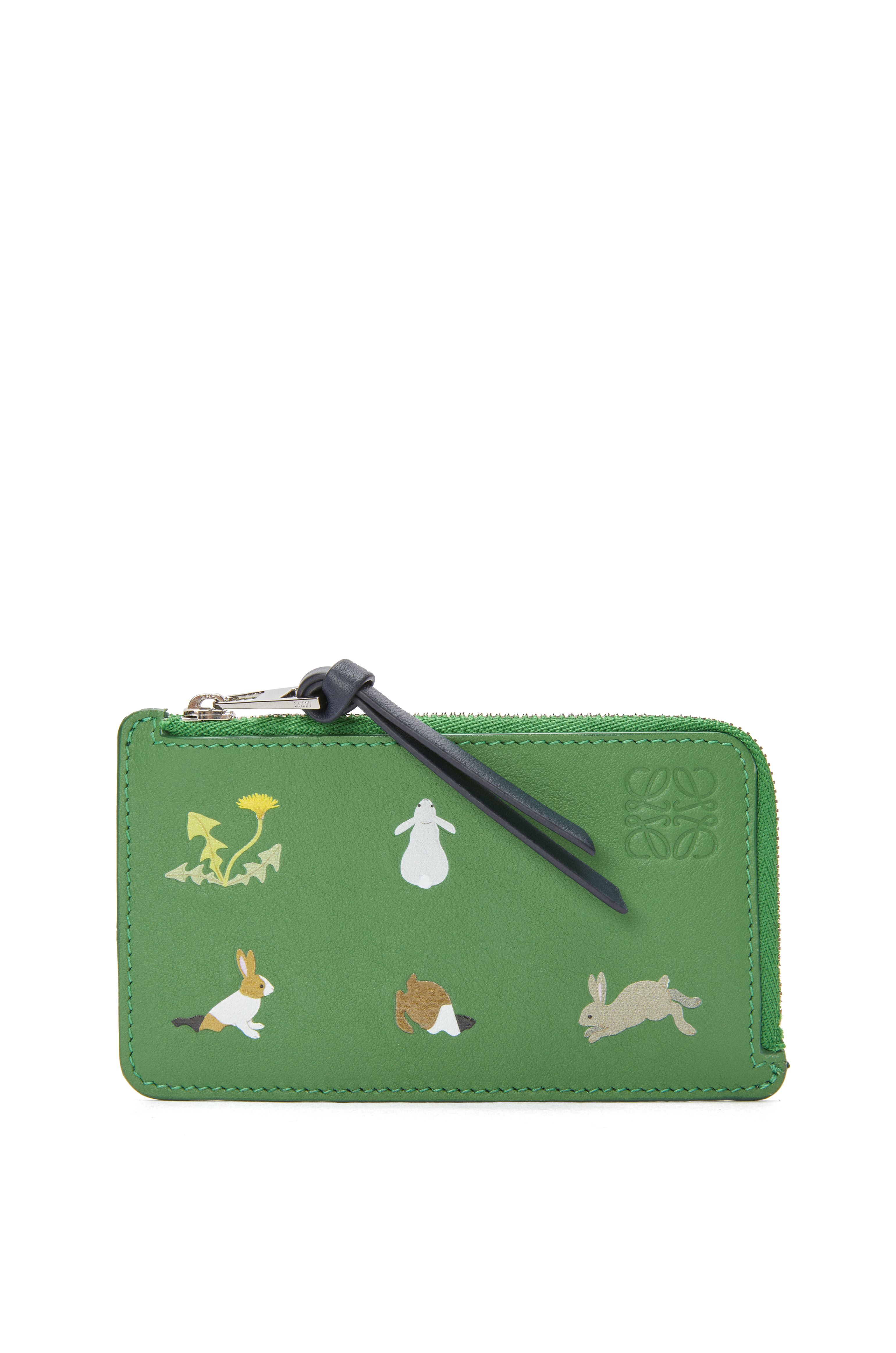 随時更新】デザイン性と使いやすさを両立！ 「ロエベ」の新作財布カタログ