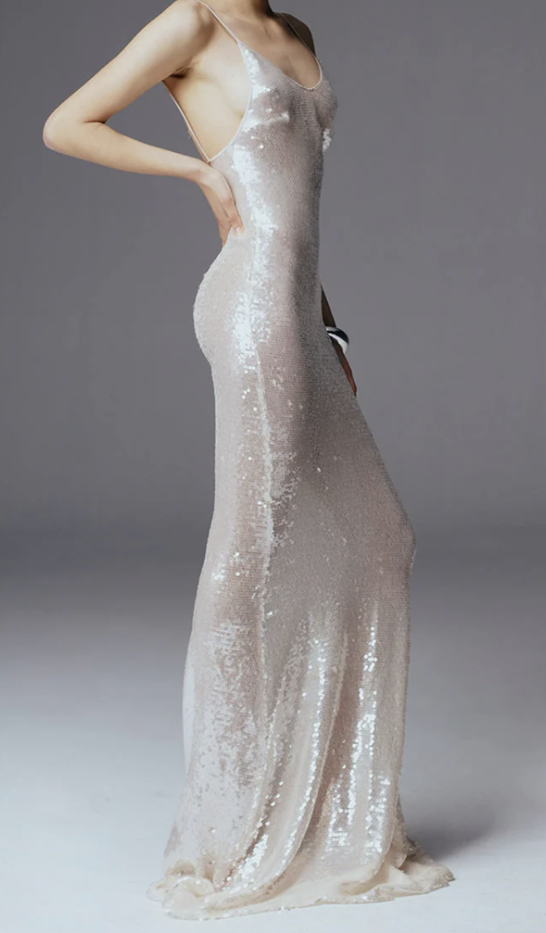 El abrigo perfecto de Zara para arrasar esta Navidad y no pasar