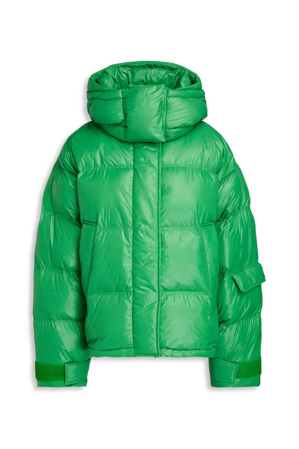 Gigi Hadid's Matching Shirt And Puffer Coat Are So Many Goals This