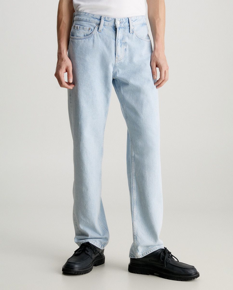 10 pantalones vaqueros anchos que están de moda entre los hombres