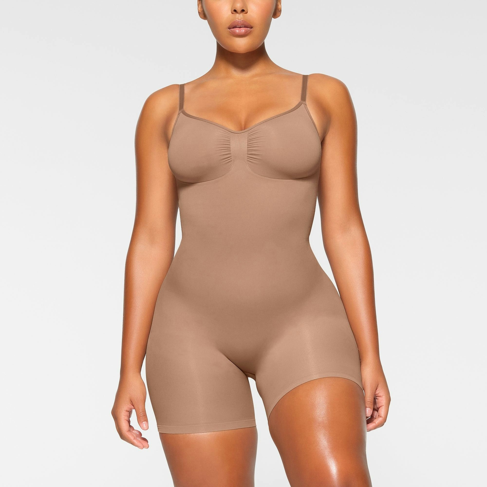 SKIMS ボディスーツ Mサイズ ブラック【新品未使用】 SKIMS ULTIMATE BODY PUSH-UP BUTT ENHANCING PADDED MID THIGH