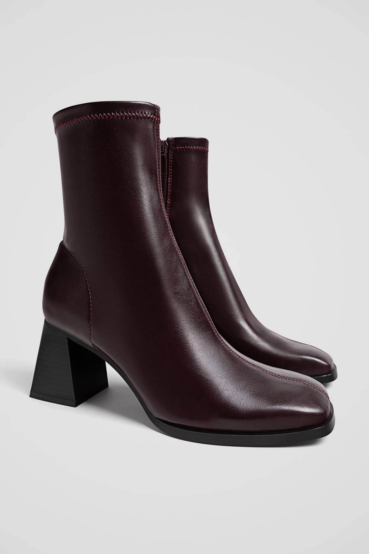 15 botas burdeos que son tendencia este invierno 2024