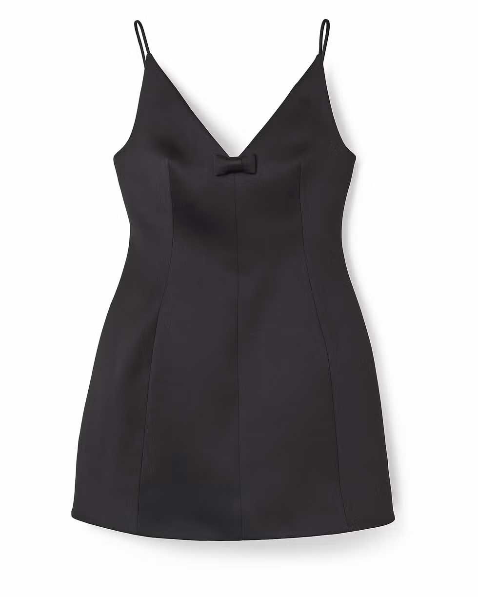 What to wear to a Christmas Party in 2024: Festive Outfit Ideas