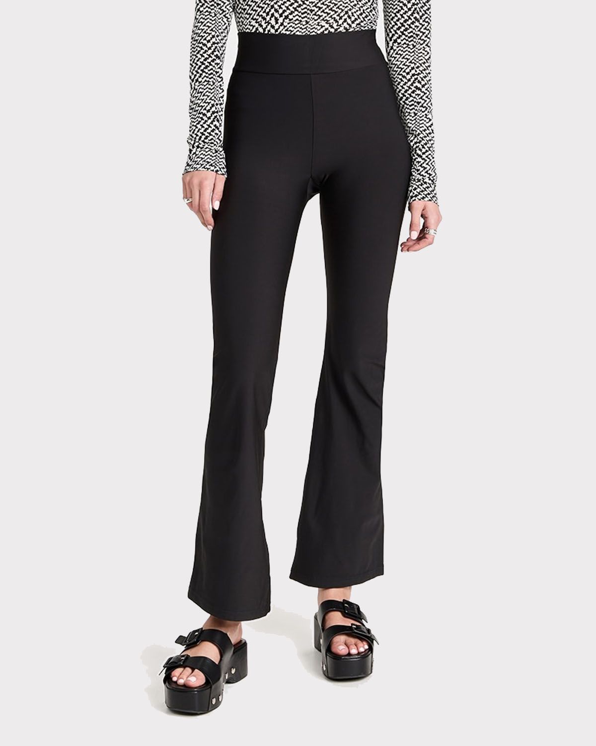 thumbnail image 2 of Hgh-Wasted Fleece-Lned Strrup Leggngs For Women | Old Navy | Women 2 of 11