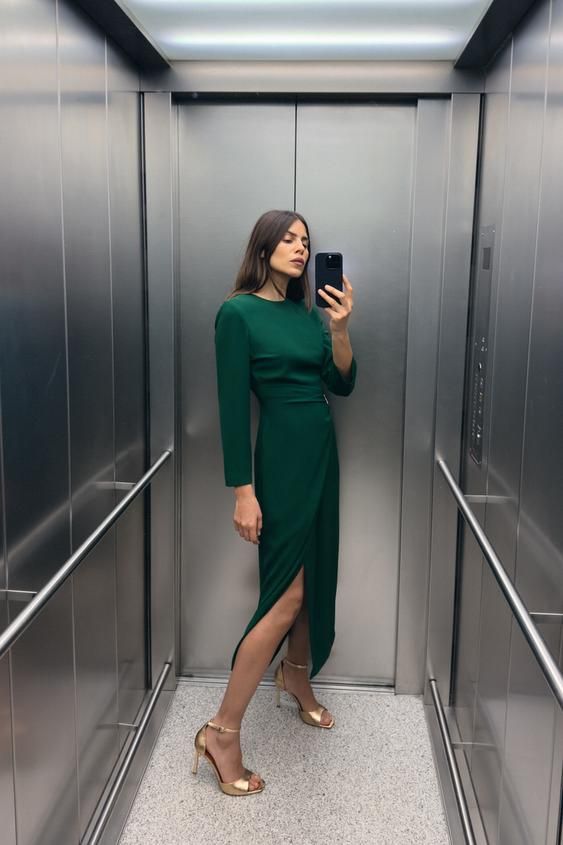 Gli abiti midi per le feste natalizie