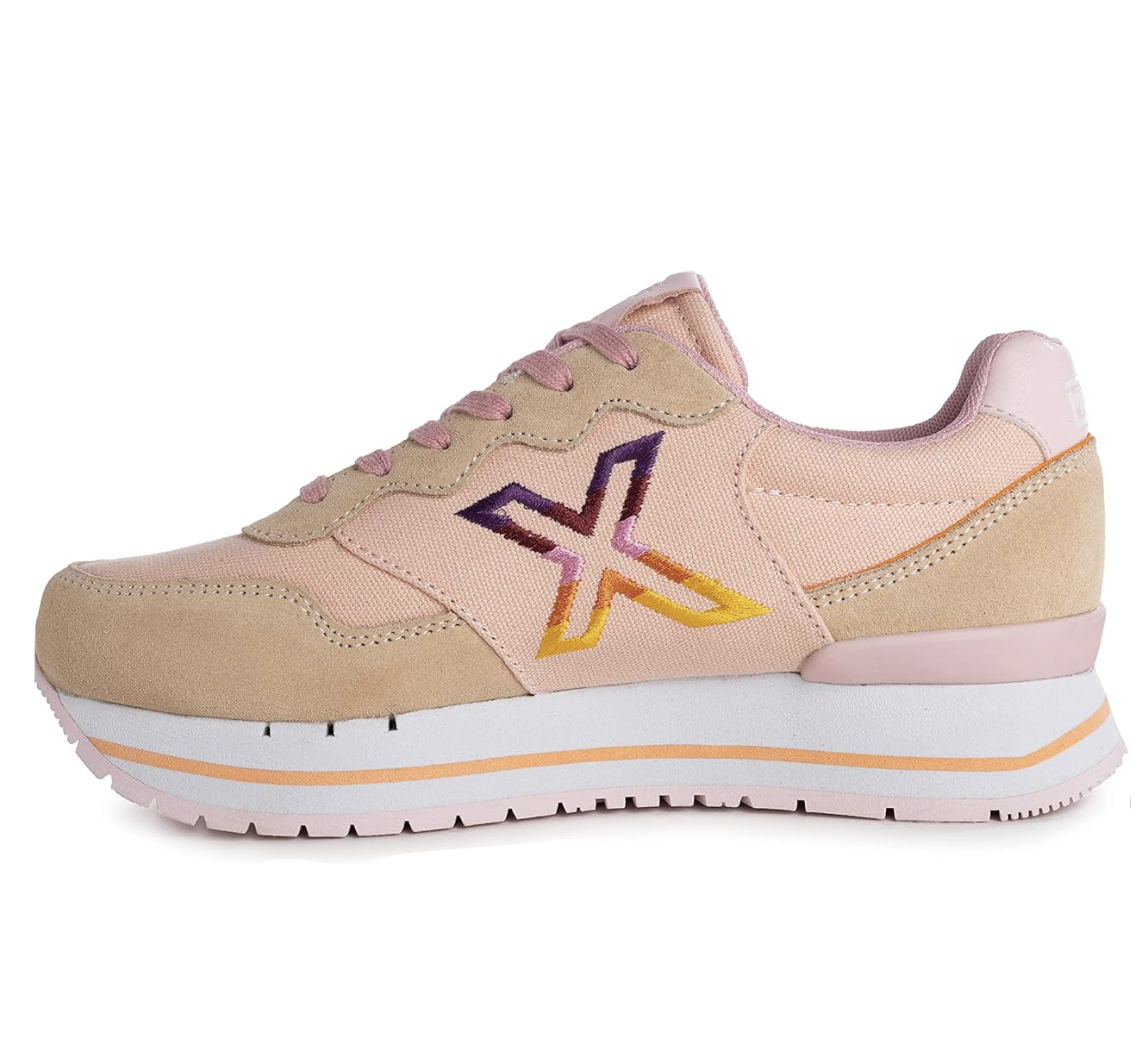 Las 40 zapatillas de mujer más de moda y buscadas de 2024 - Main Image