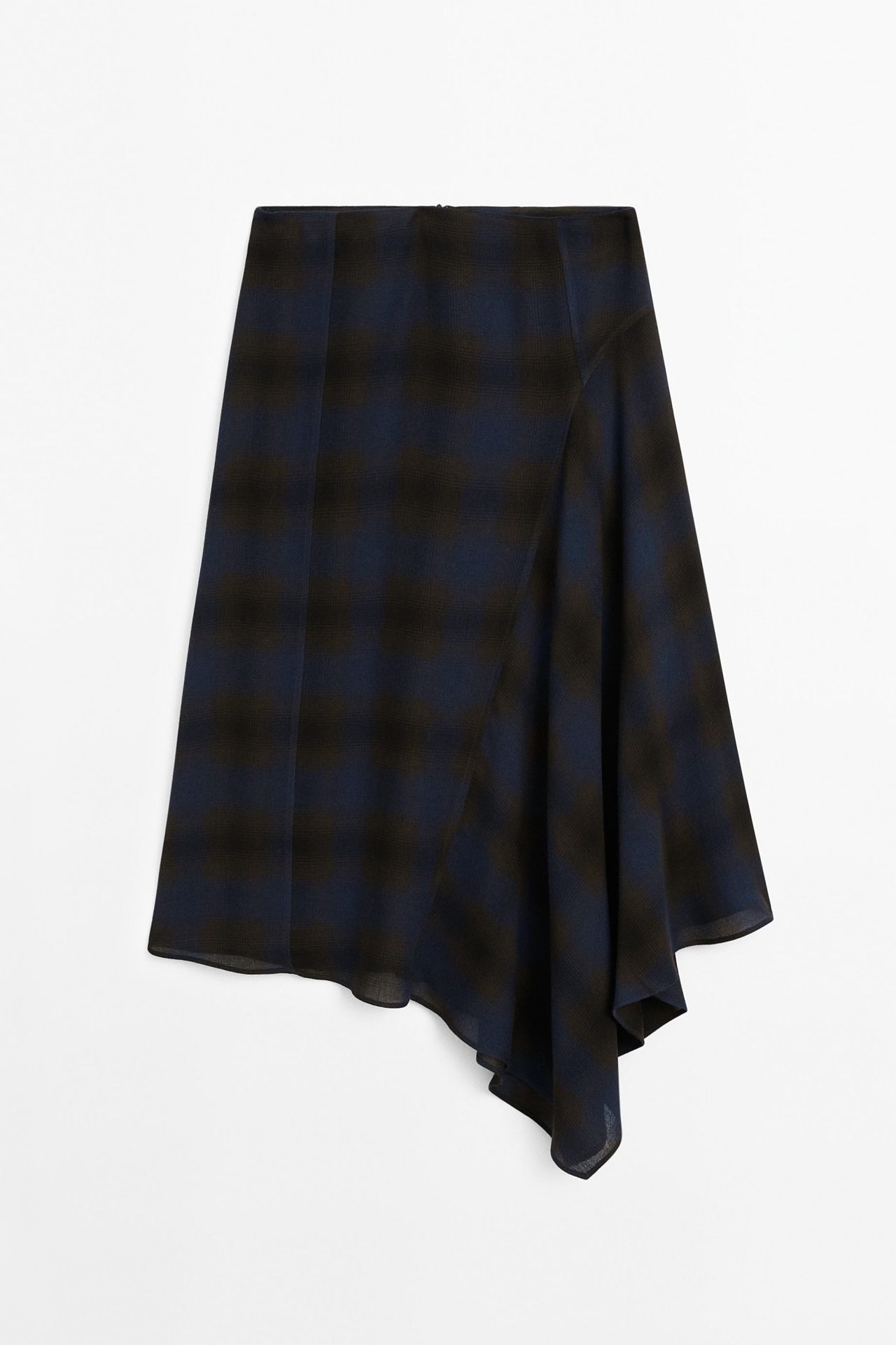 Las faldas que no dejarás de ver en 2025 y dónde encontrarlas