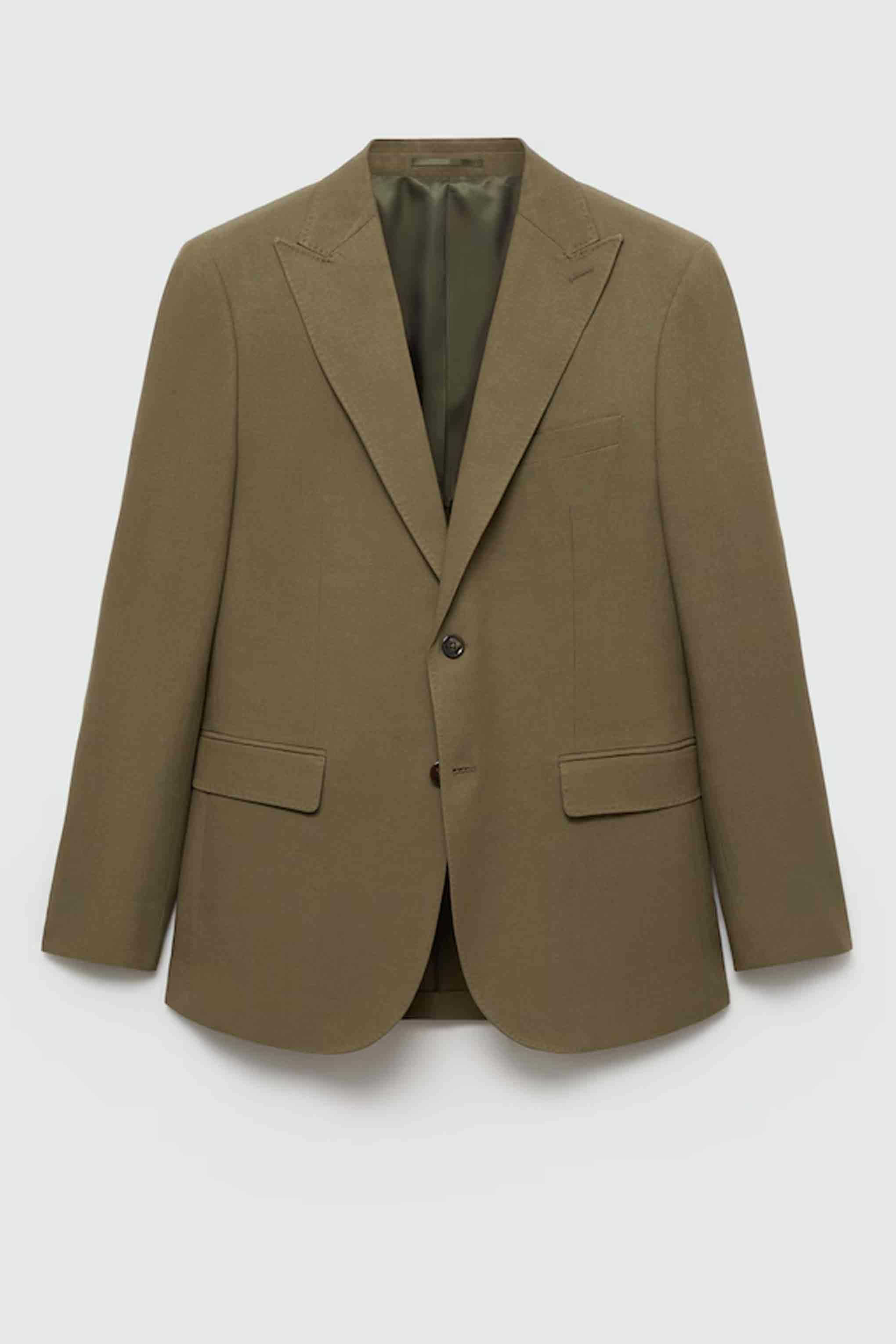 Mango ha rebajado las americanas de traje perfectas para