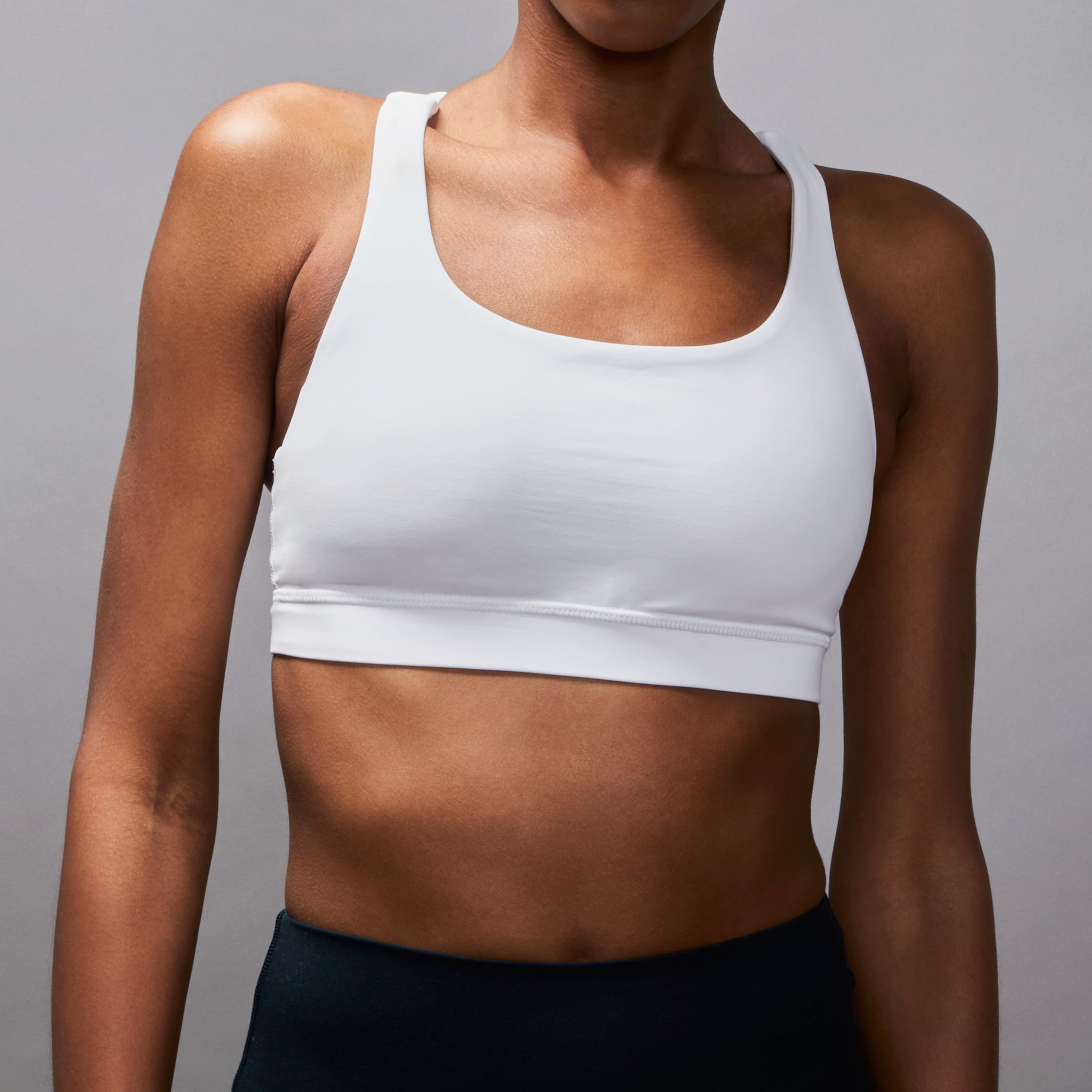 How a sports bra should fit according to experts 2025