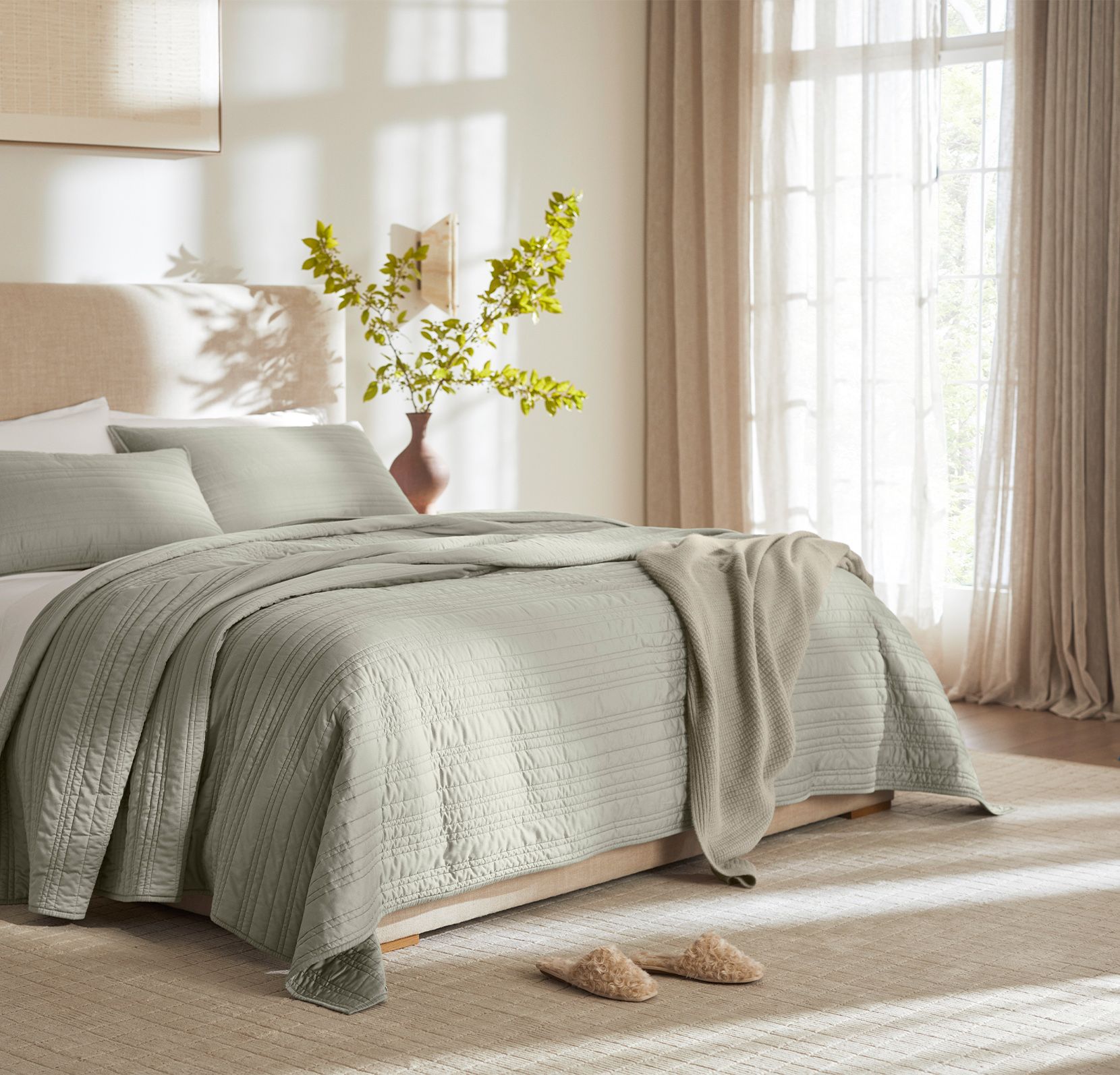 The 20 Best Quilts and Coverlets in 2025, According to Designers