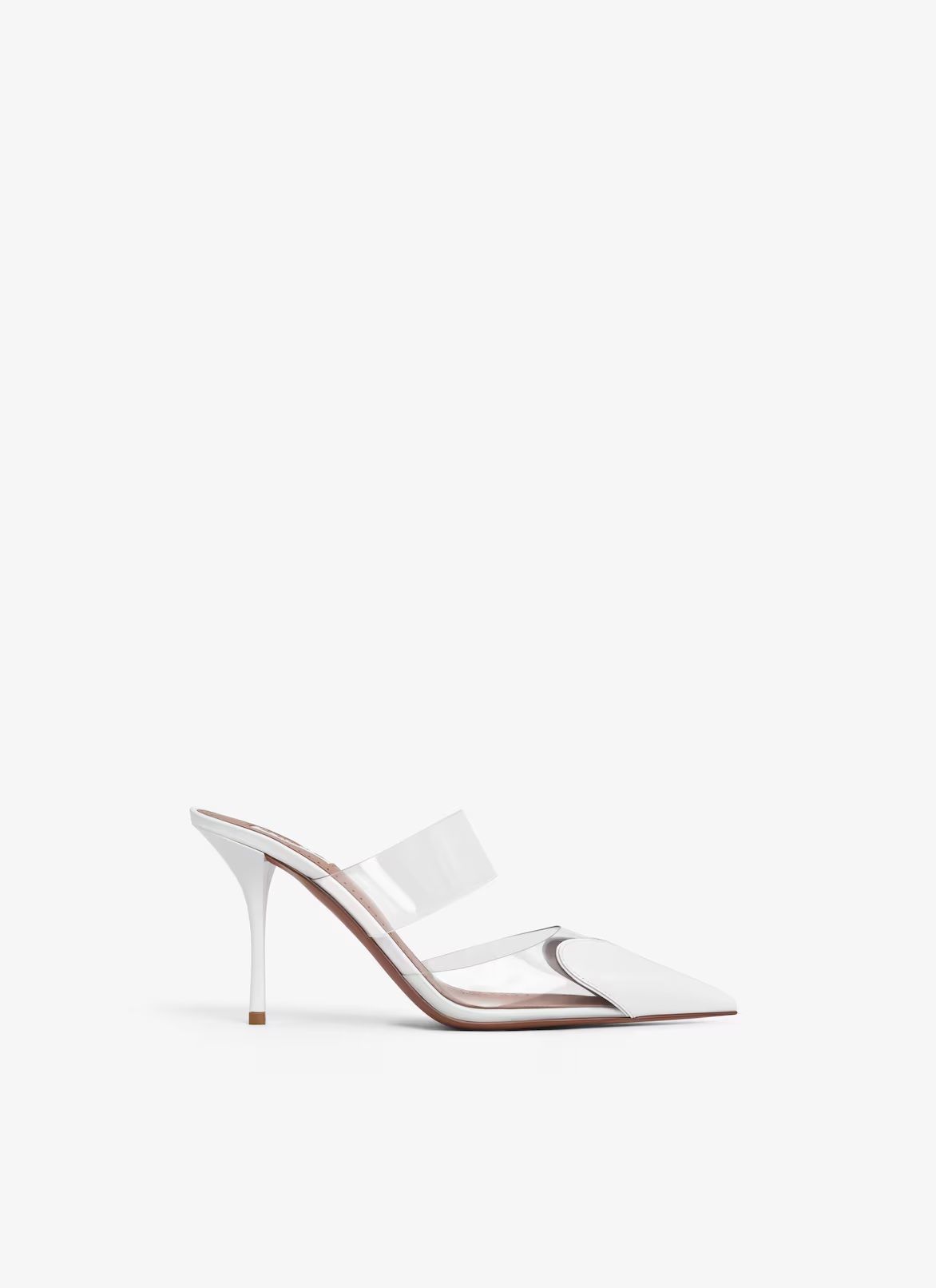 Zapatos transparentes, el calzado digno de Cenicienta que ha