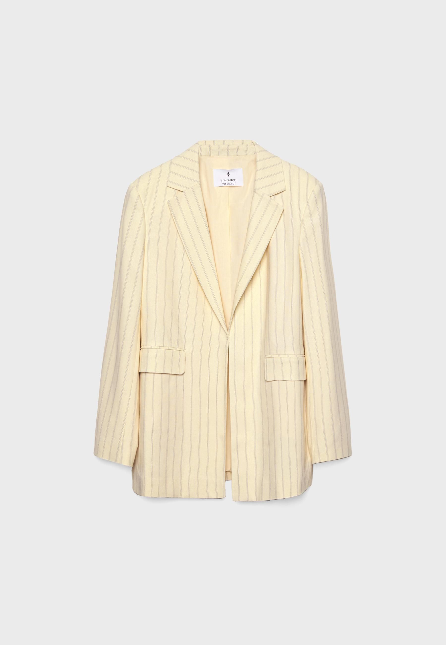 Hemos encontrado en Stradivarius el conjunto de chaleco y pantalón