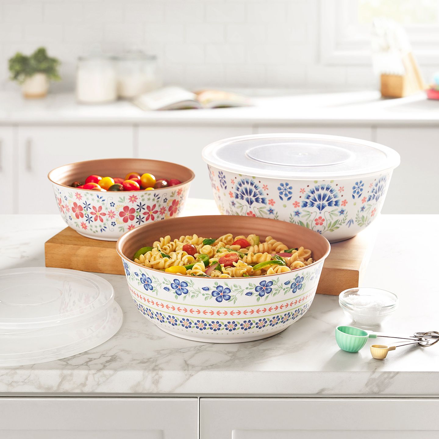 pioneer woman serving dishes