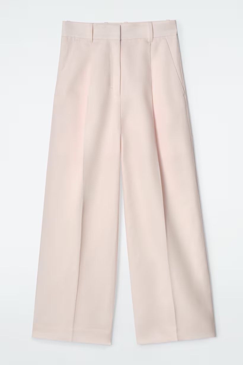 I 10 pantaloni di COS da indossare sempre questa Primavera 2025