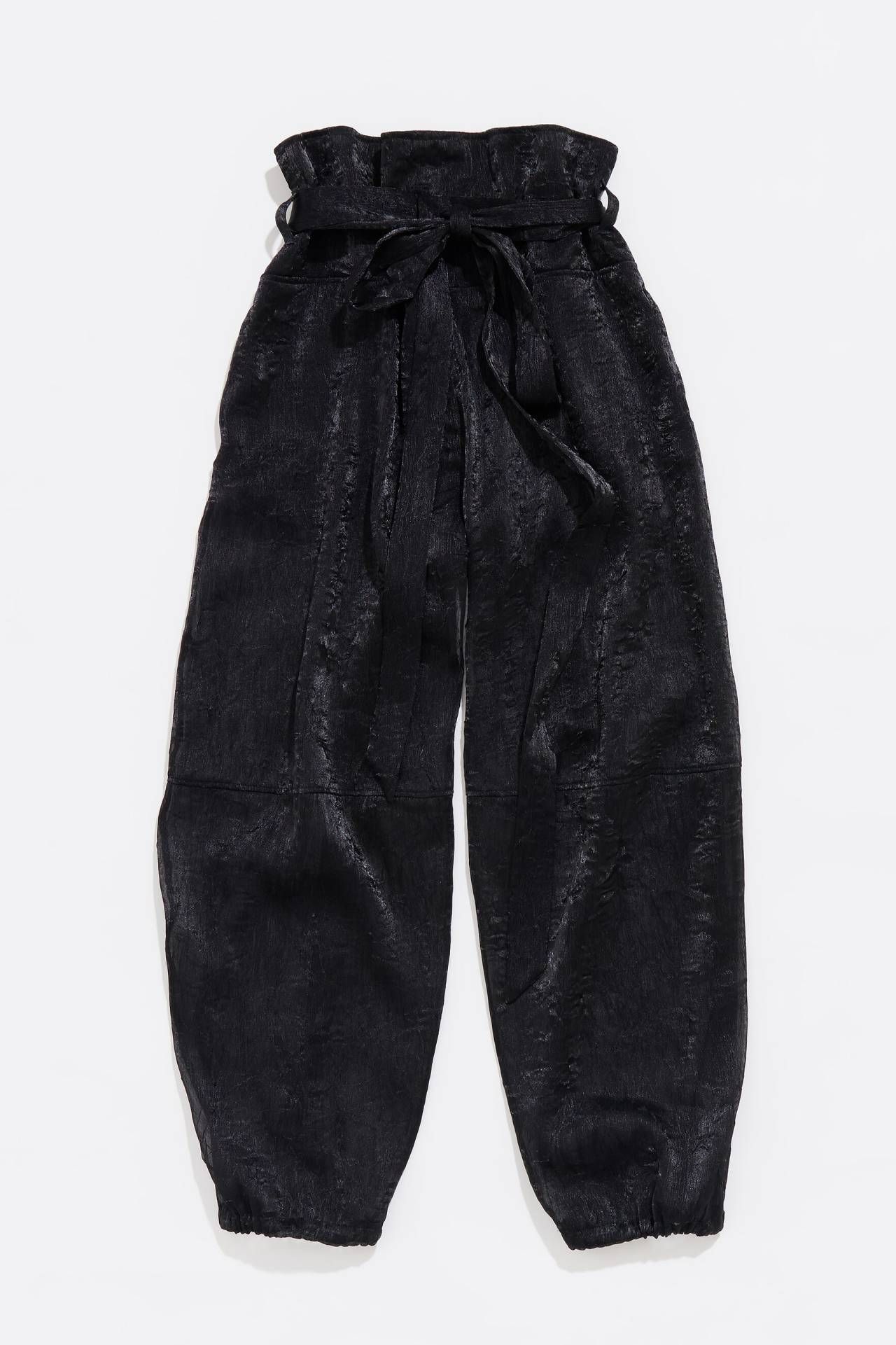 Los pantalones bombachos que verás sin parar este verano 2025