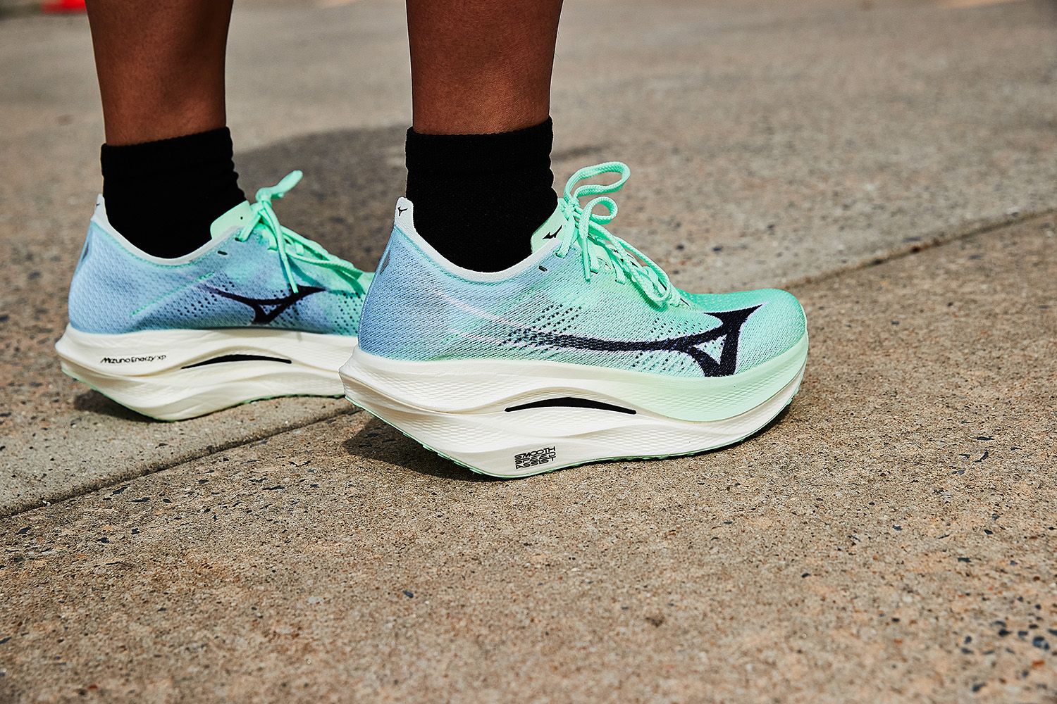 mizuno running gear