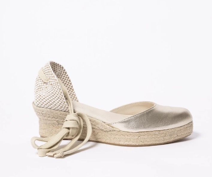 Las marcas de alpargatas favoritas de la reina Letizia en verano - Main Image