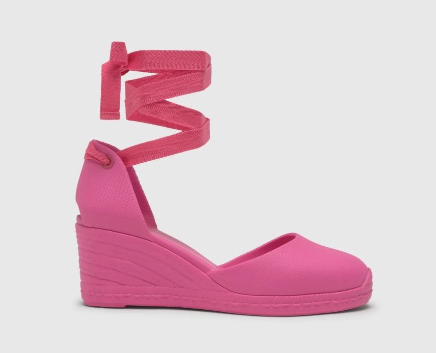 Las marcas de alpargatas favoritas de la reina Letizia en verano