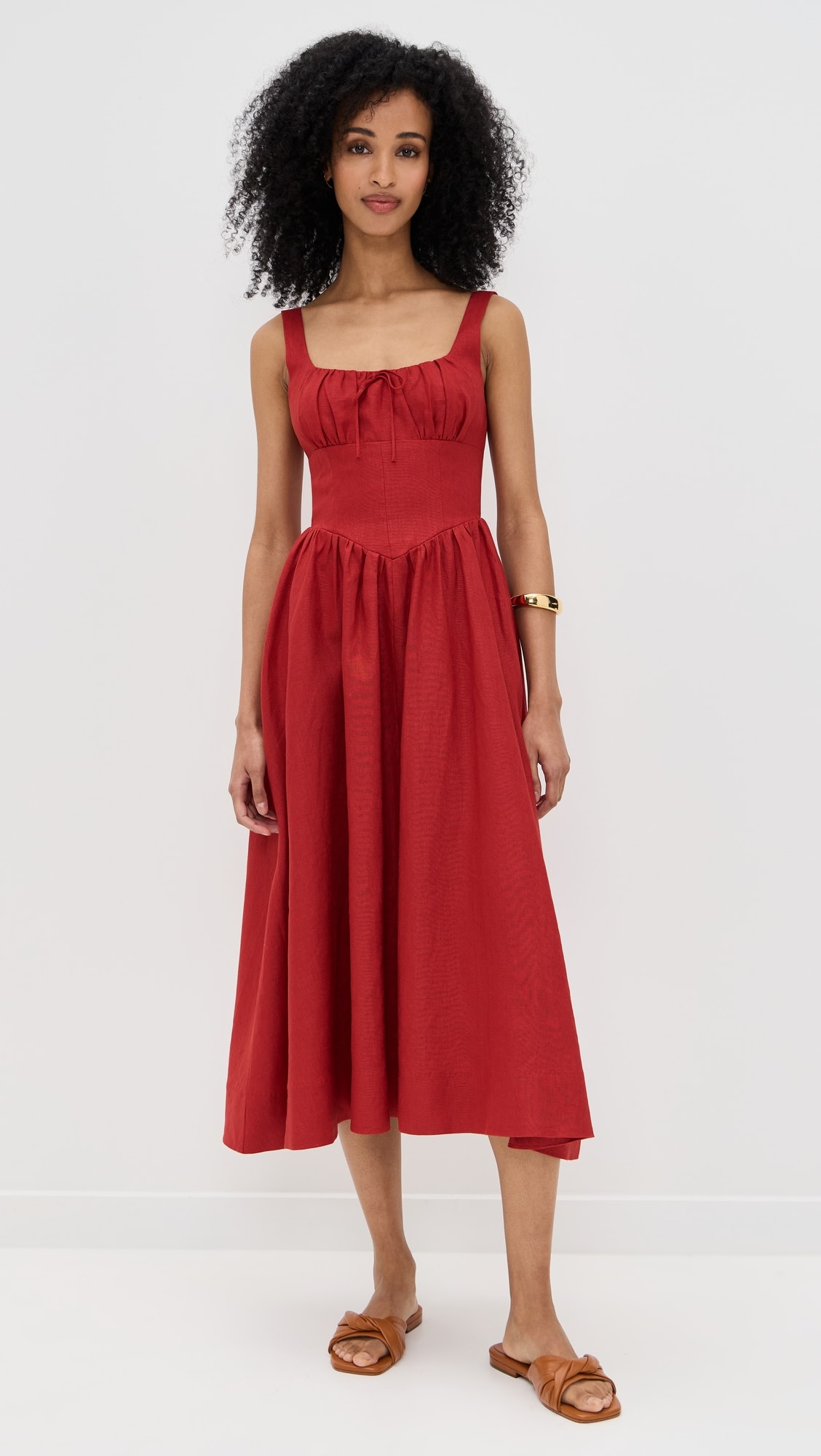 Best Linen Dresses for Women to Wear in Summer 2025
