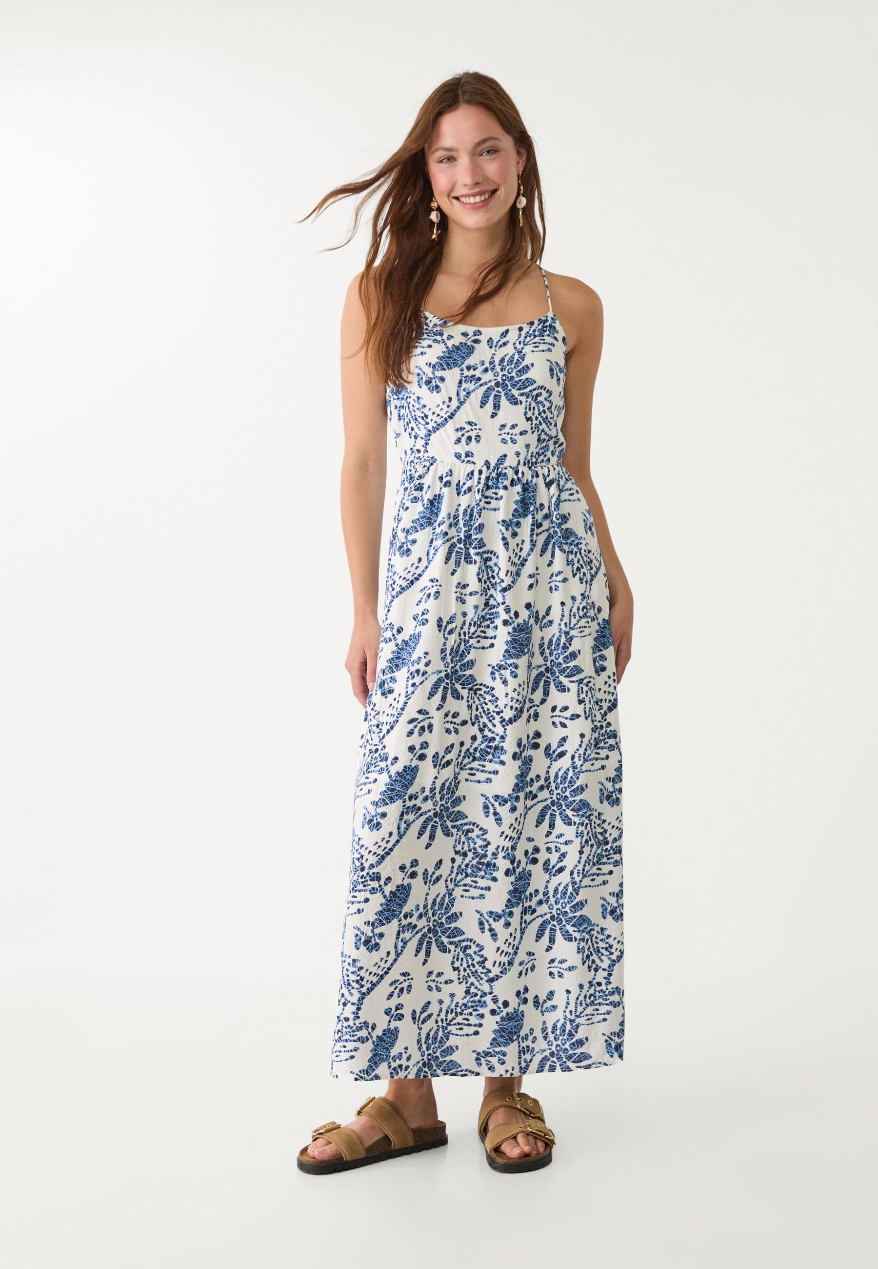 Elisa aline lesks Sie ist eine talentierte Malerin und