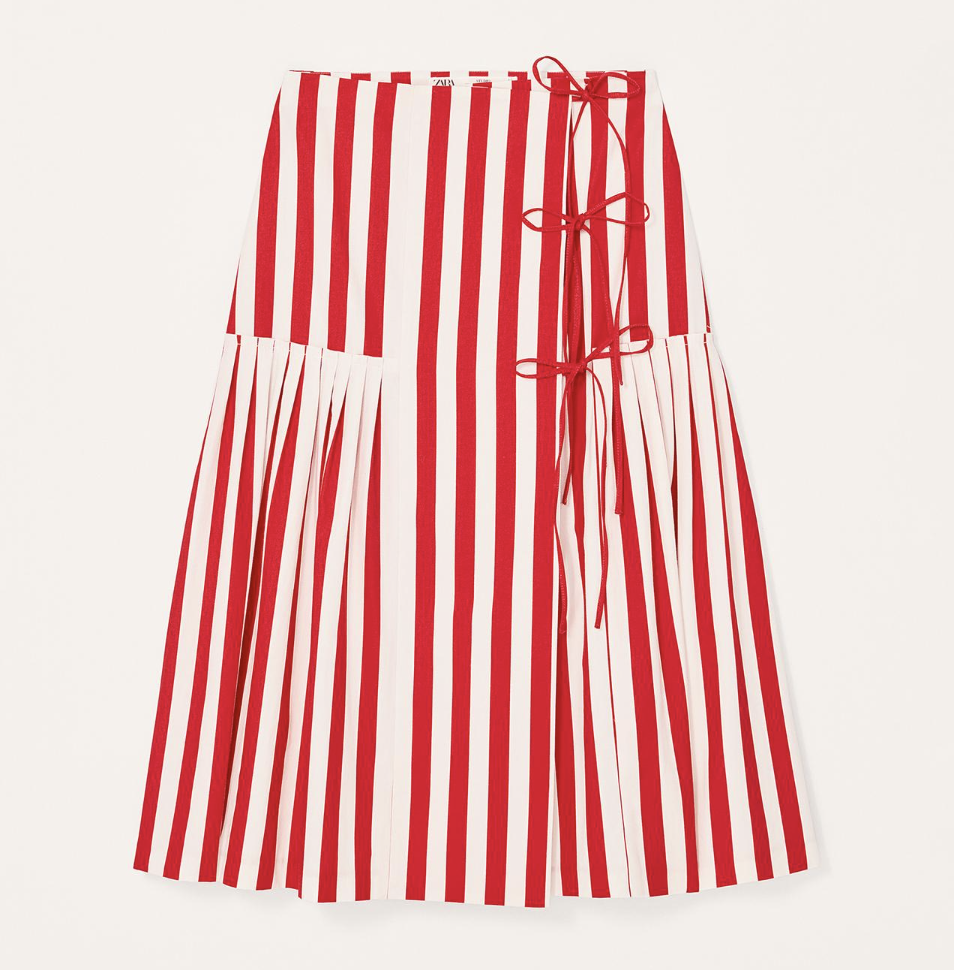Las faldas de rayas que estilizan, combinan con todo y son