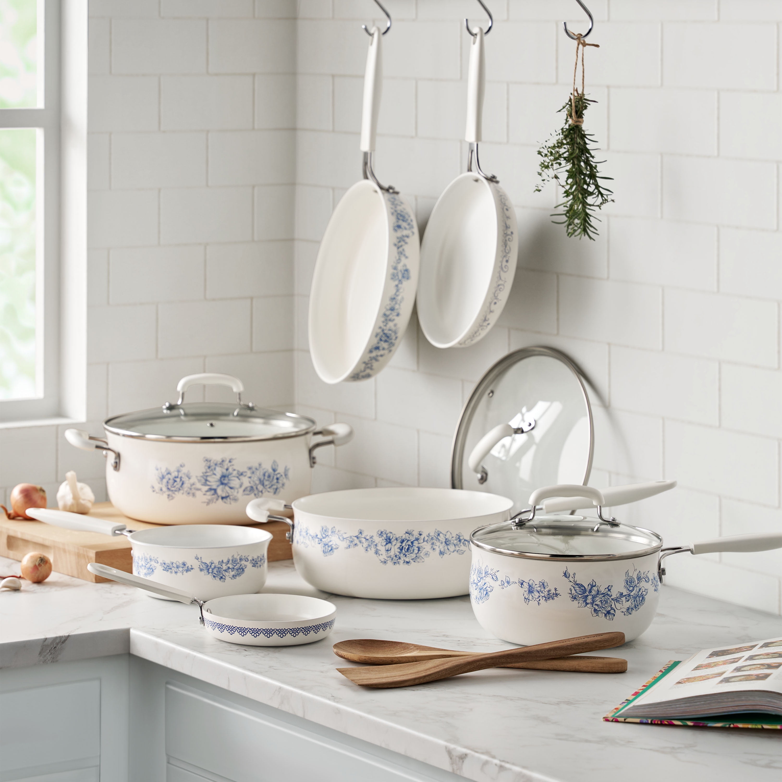 25 Best Pioneer Woman Products from Ree Drummond's Walmart Line