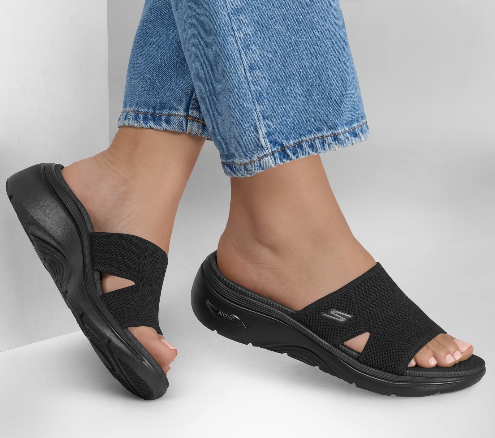 11 most comfortable arch support sandals for summer 2025
