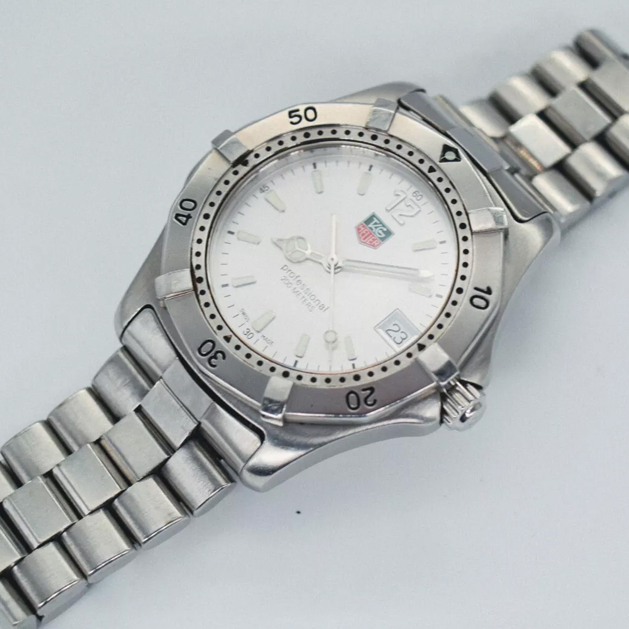 1753886654-tag-heuer-2000-1-