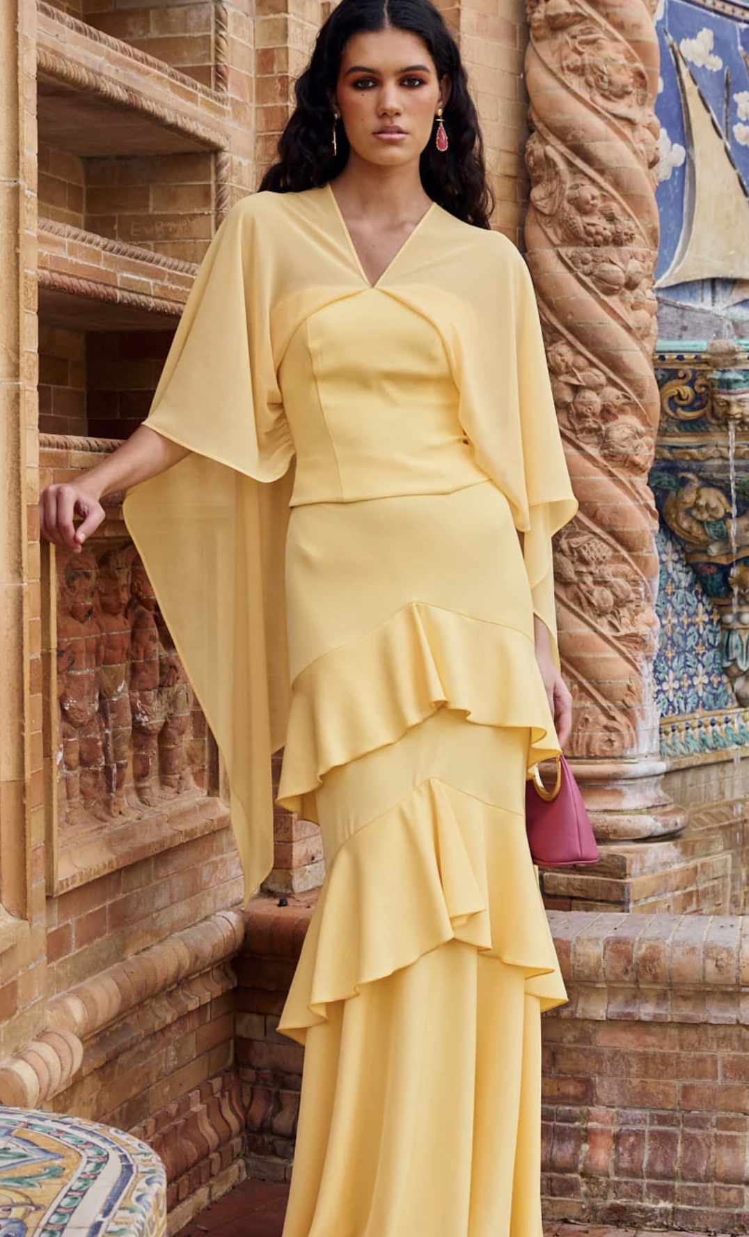 Cómo vestir bien en las bodas de septiembre llevando los vestidos