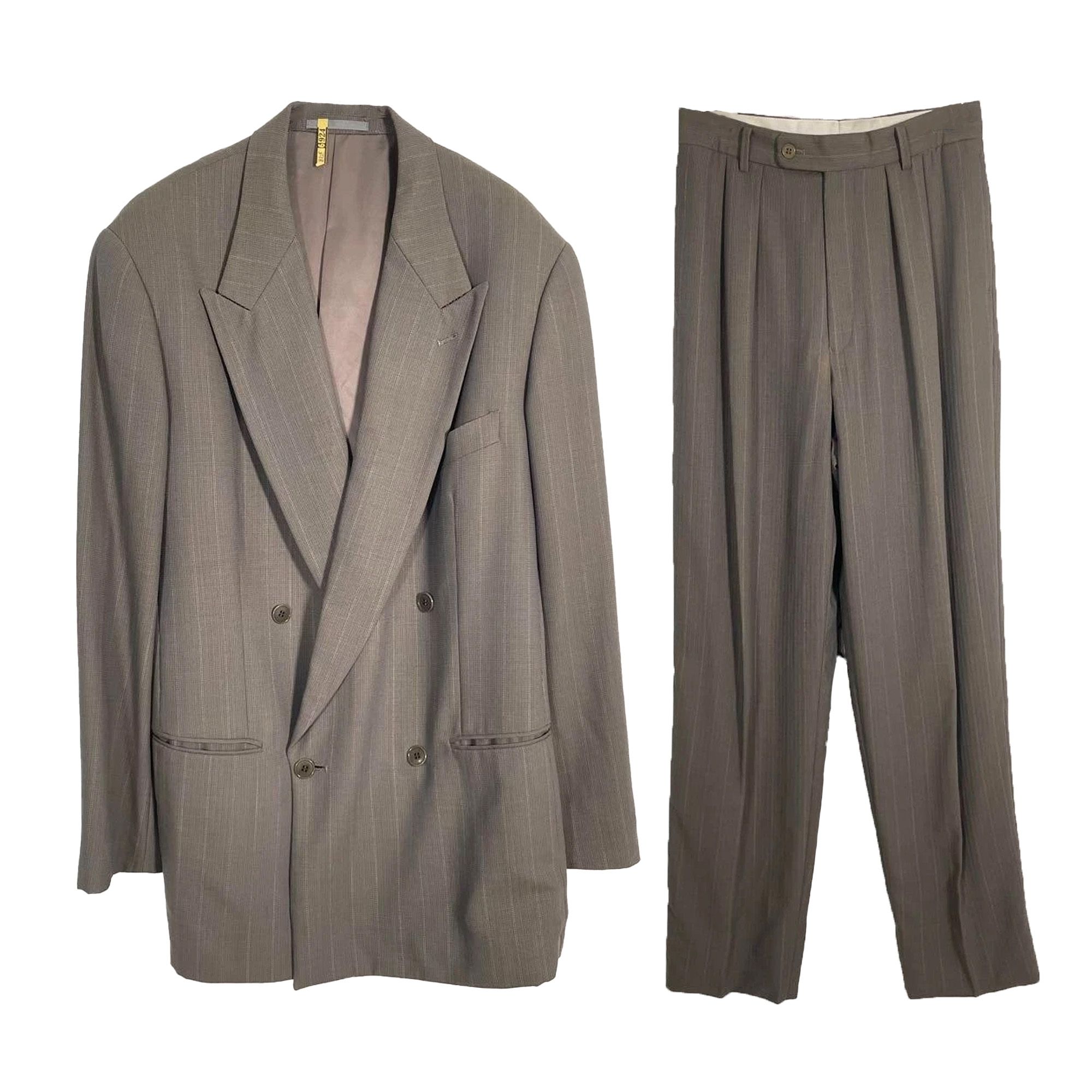 Austin Butler's Double-Breasted Suit is a Truly Versatile