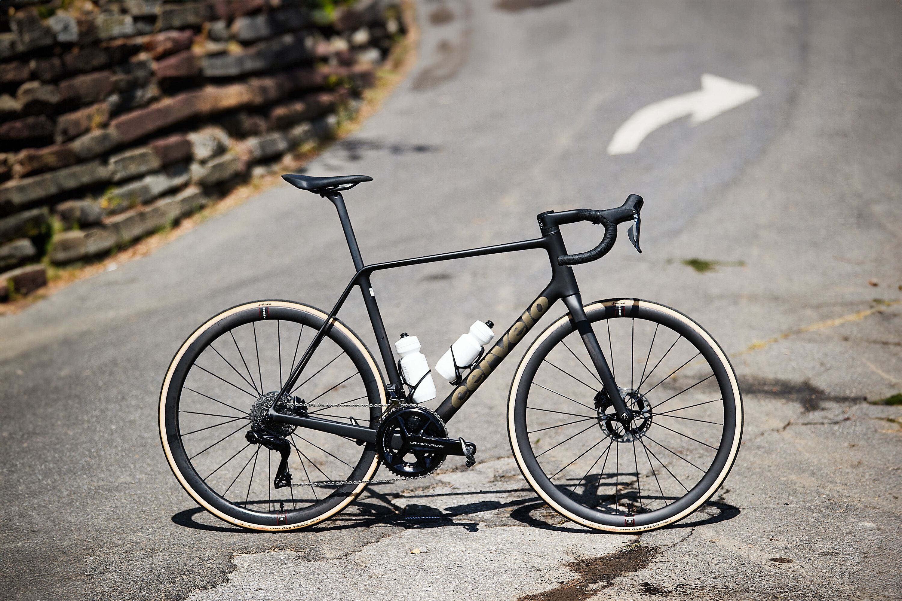 実測6.8kg‼️Cervelo r5 フラットロード CERVELO-R5-FORCE-E1-2026-FIVE-