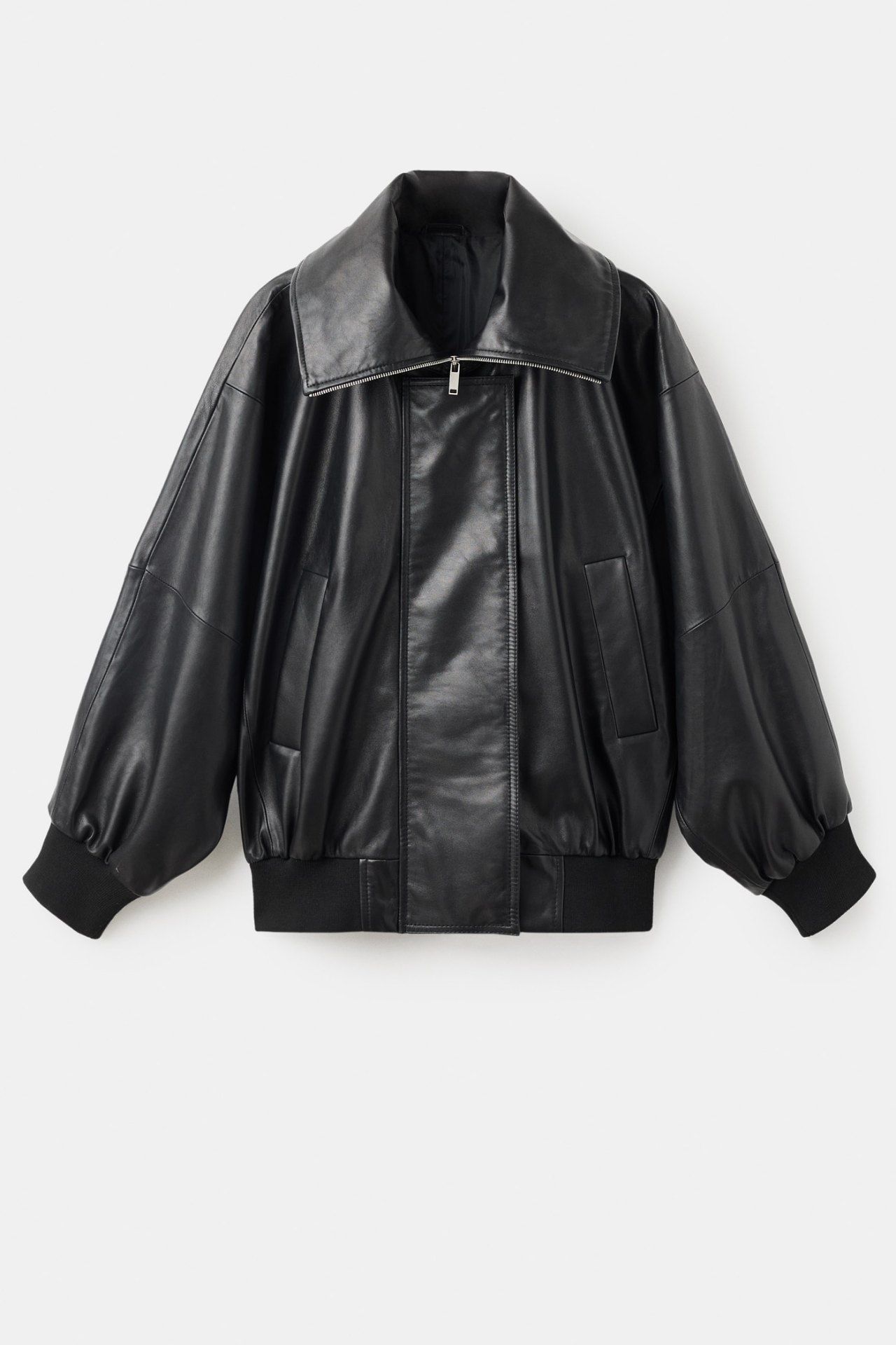 Chaquetas de piel oversize: la obsesión de las expertas en moda