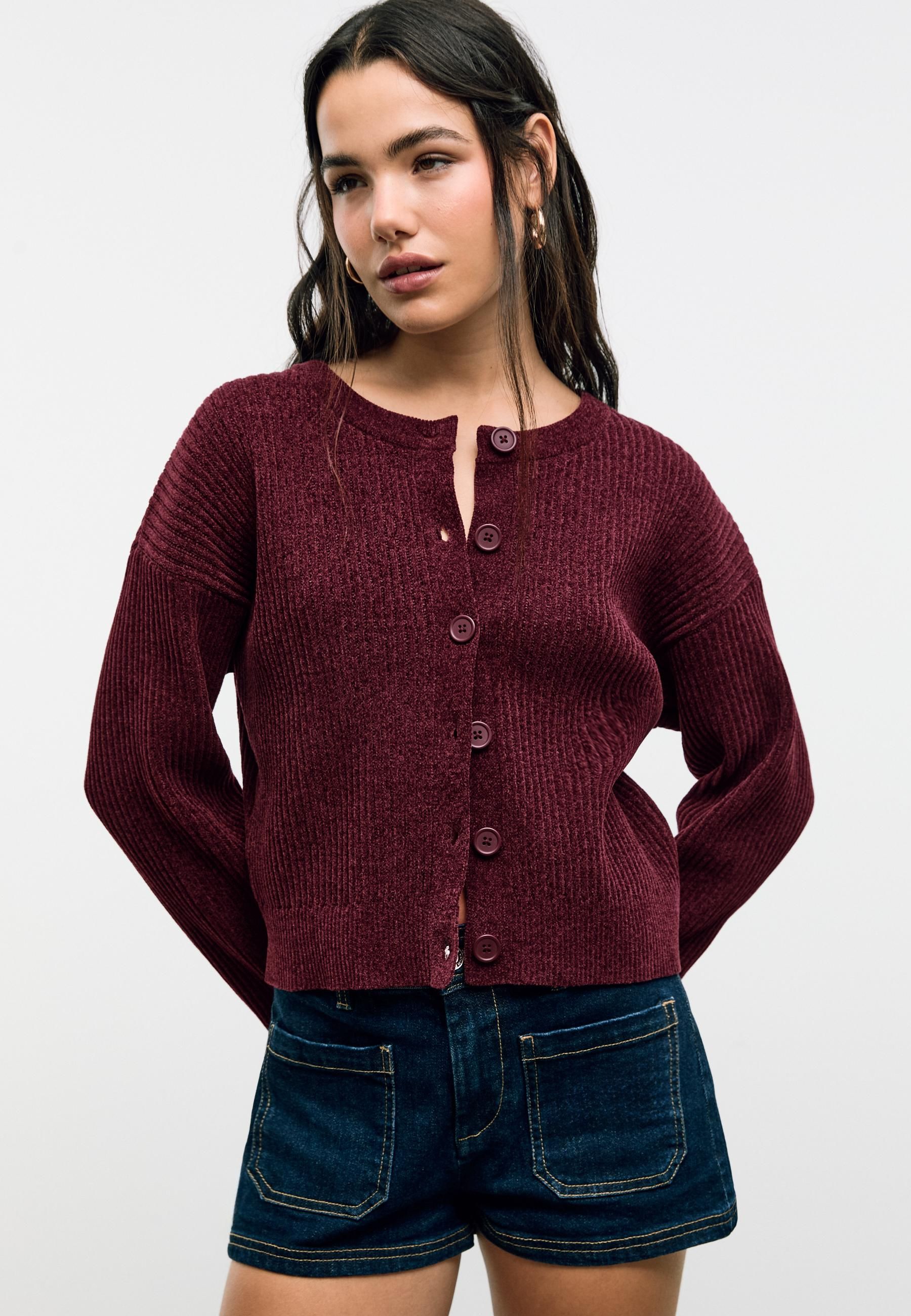 Stradivarius lanza la chaqueta de punto más cómoda de todo el