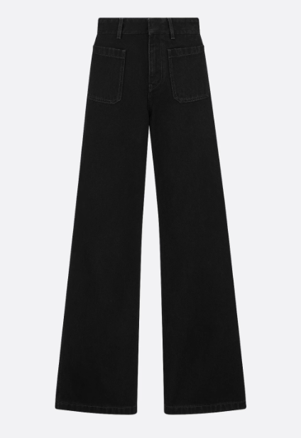 Jeans Autunno 2025, neri e a vita bassa come quelli di Deva Cassel