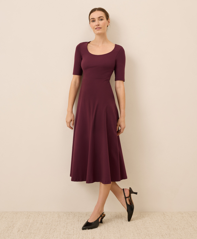 18 Best Dresses for Women Over 50 for Fall 2025