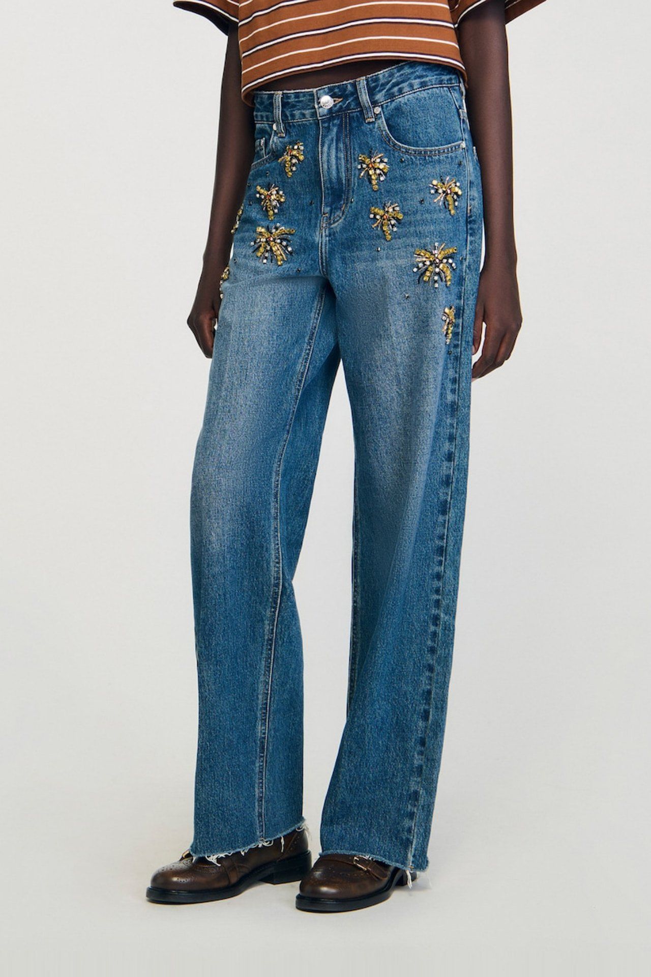 Vaqueros embellecidos: 13 jeans decorados que arrasan este 2025