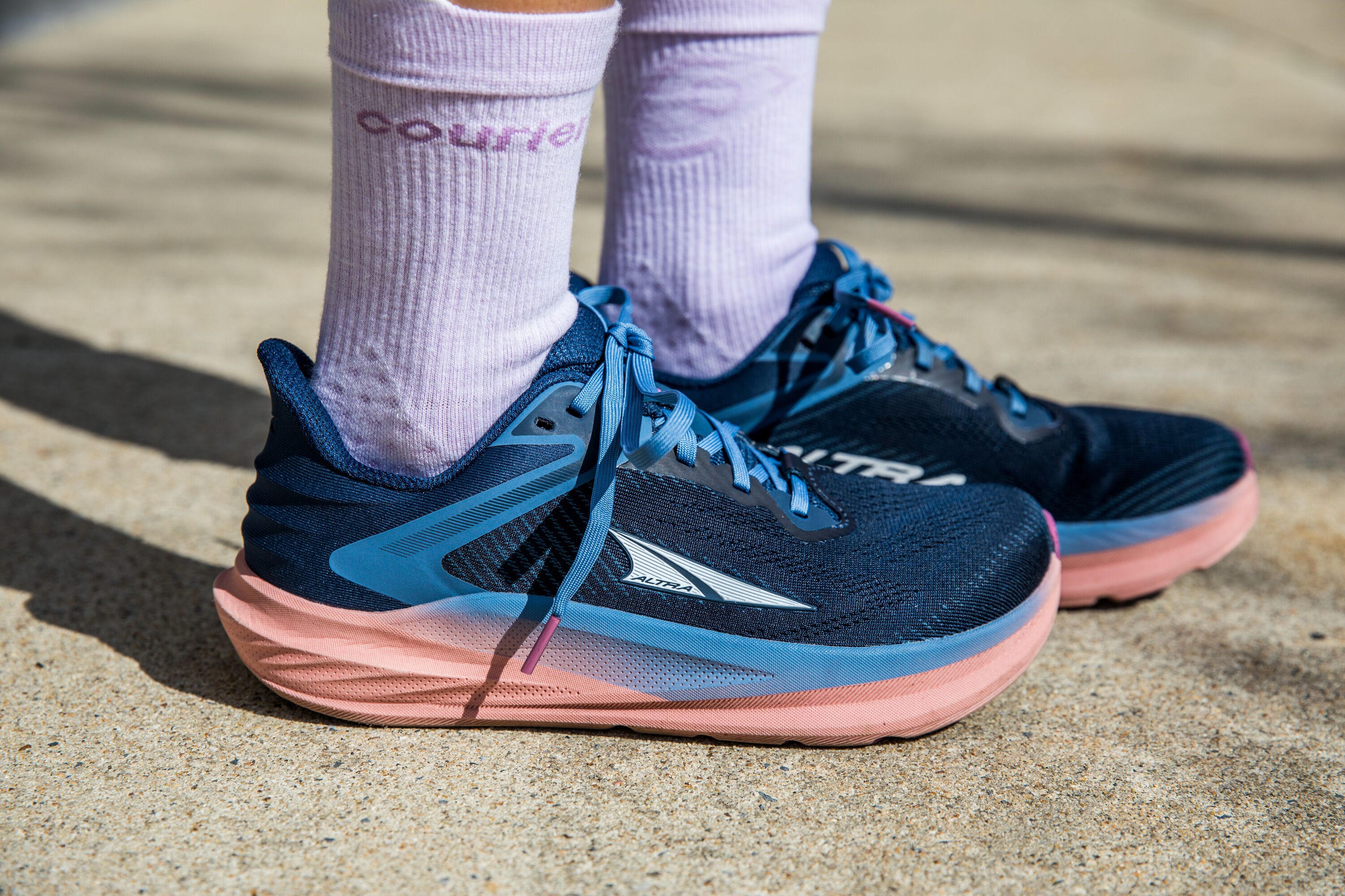 Altra Blue Running Shoes with Pink Sole ALTRA Superior 7 - Women main image 2