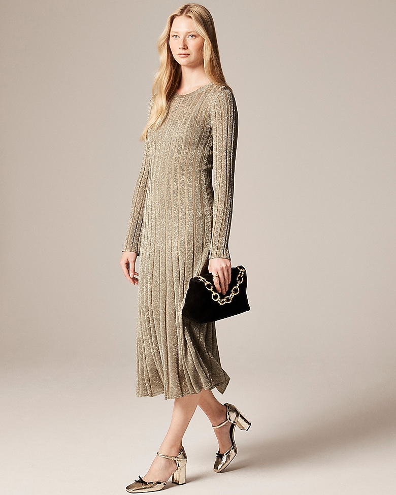 The Best Holiday Dresses With Sleeves
